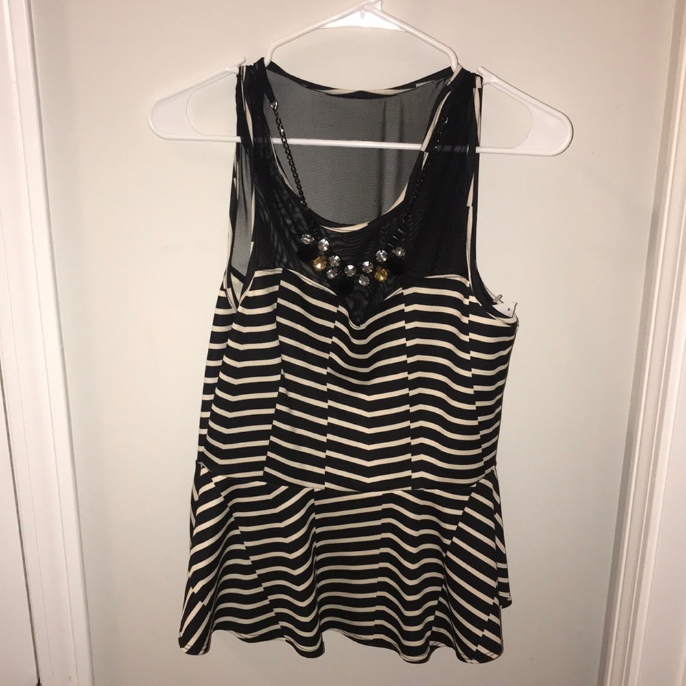 Necklace detailed peplum top